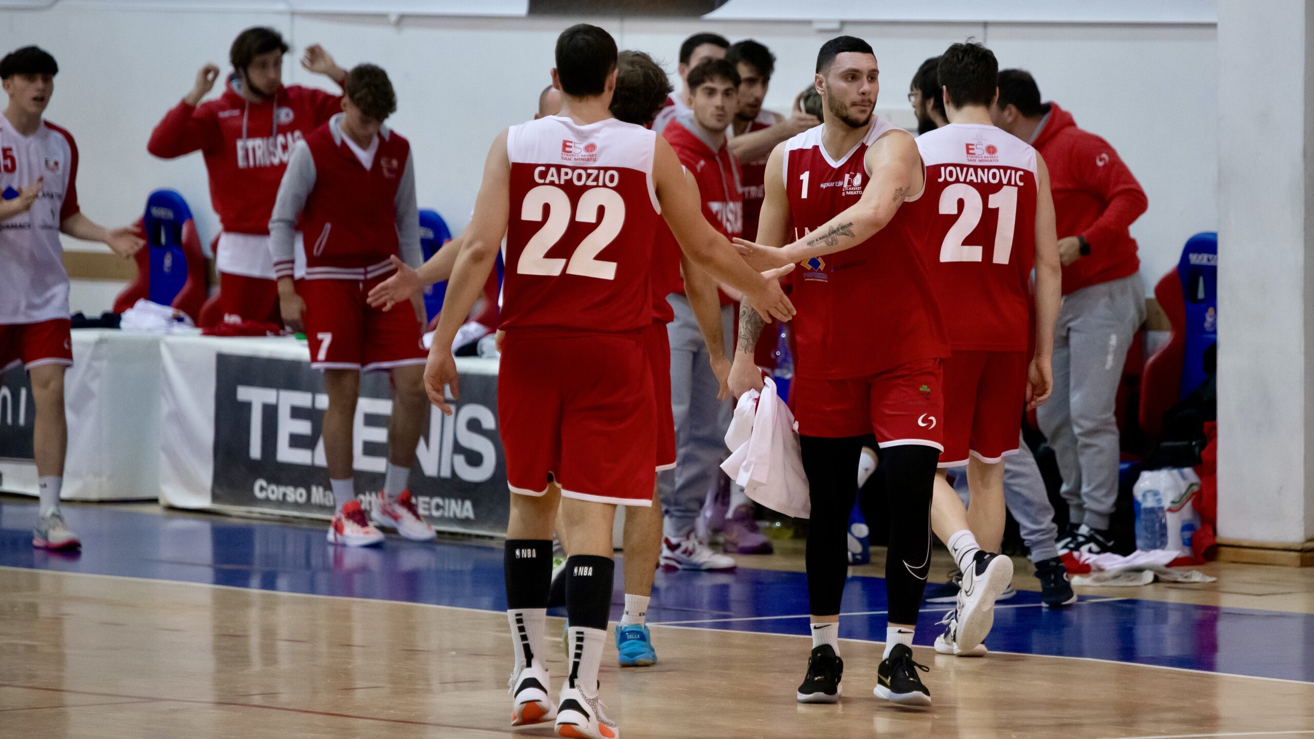 IN UNA PARTITA DAI RITMI ALTISSIMI LA SPUNTANO I PADRONI DI CASA DEL BASKET CECINA