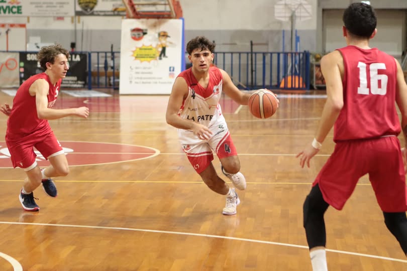 PARTITA IN SALITA PER LA DR2 DI COACH MASONI CHE RISALE E SI PRENDE I 2 PUNTI